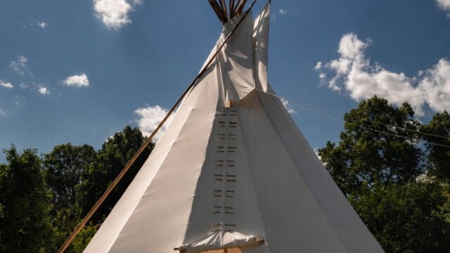 Teepee-tmave